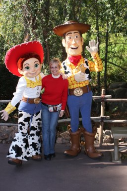 Anybody that knows me knows I LOVE Disneyland! 